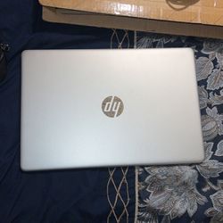 hp 15 laptop 11th gen intel core i5-1135G7