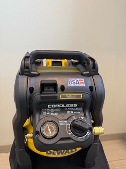 Dewalt Compressor 20V 2.5 Gallon up to 140PSI