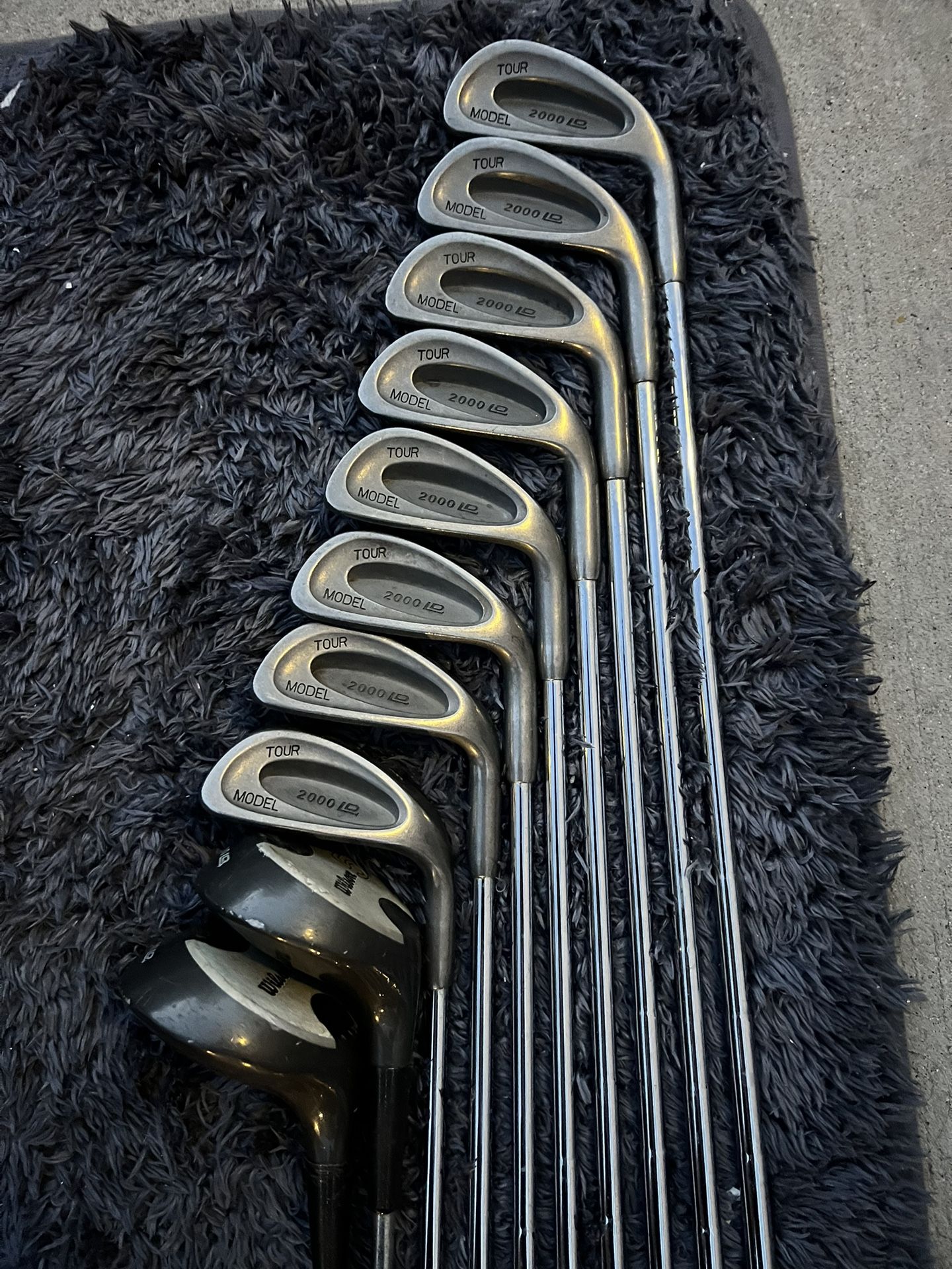 Wilson Tour Model 2000 LO Set 3-P Steel Shaft Regular Flex RH And 3 5 Woods