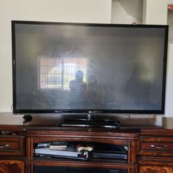 55" LG TV (Doesn't work)