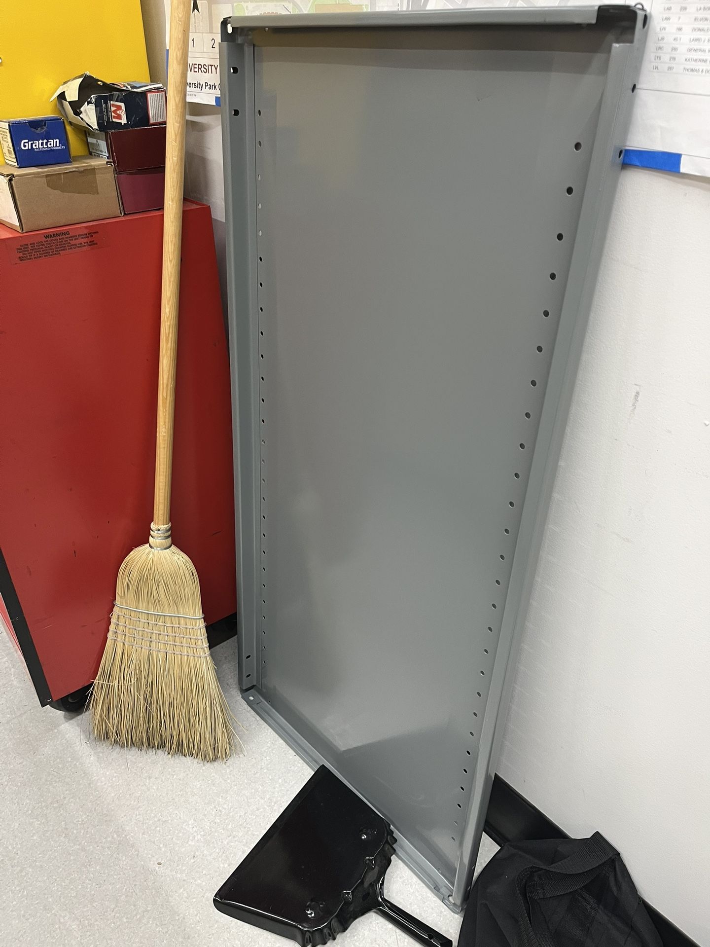 Metal shelves 2’x4’ (6) 