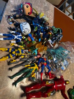 Mix toy figures lot