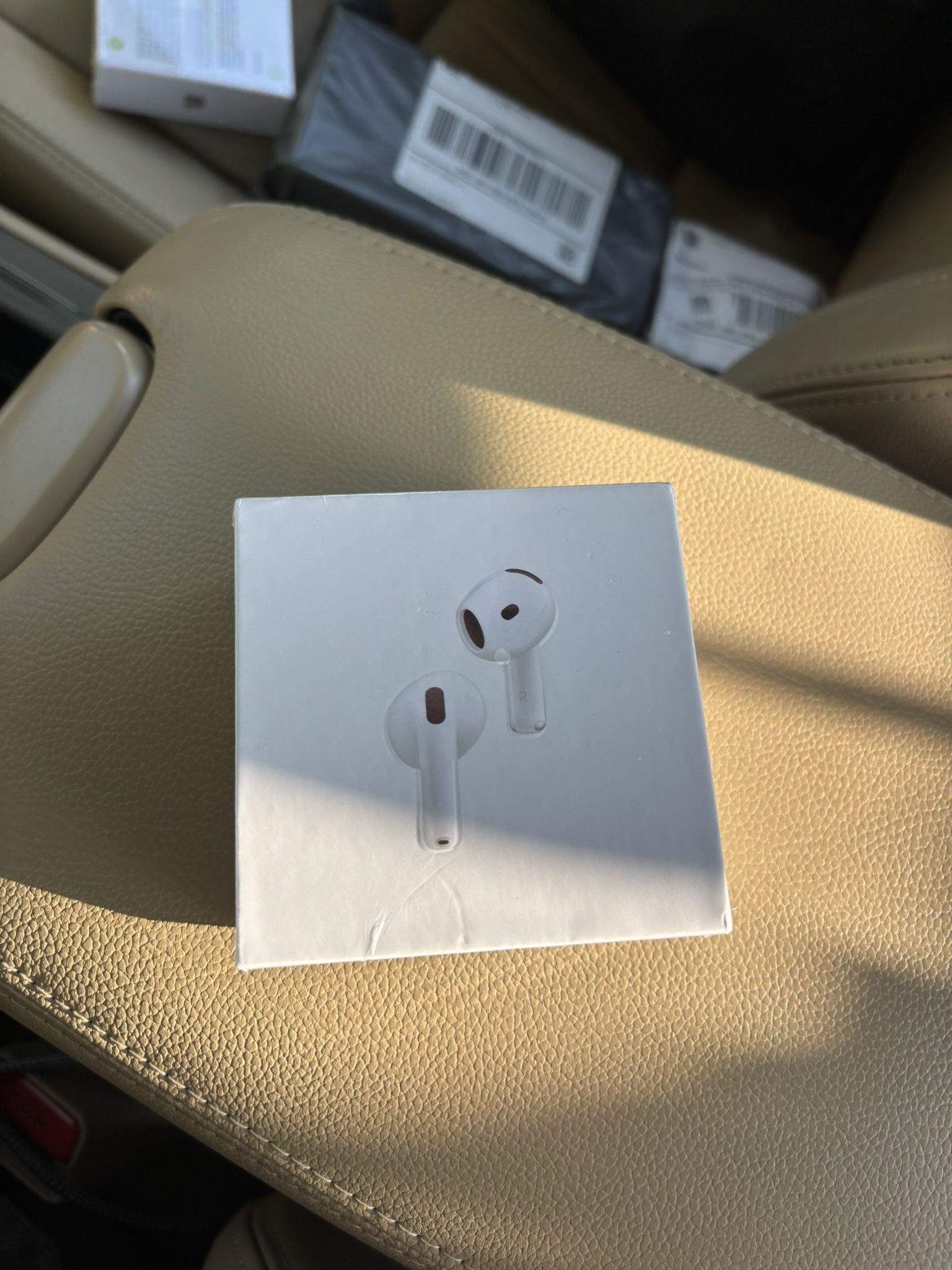Apple Airpods (4th Generation)
