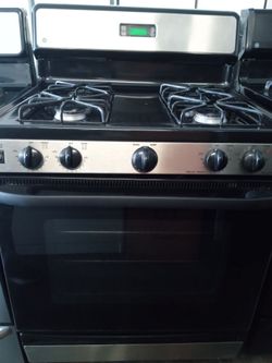 GE Stove-black with stainless steel