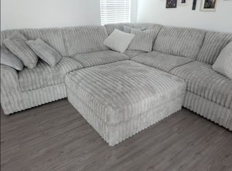 The comfiest couch in the WORLD!