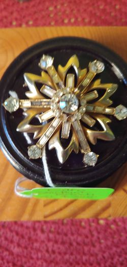 CARLO SUNBURST BROOCH