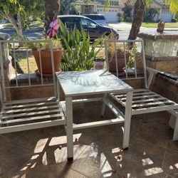 Patio Table & Chairs $15