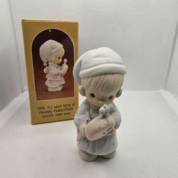 Precious Moments time to wish Merry Christmas Porcelain Figurine 1988 special child 

Excellent Pre-owned condition,  no flaws, mint condition as it w