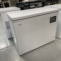 White 7.2 Cu. Ft. Chest Freezer