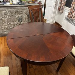Dinning Table With Chairs 