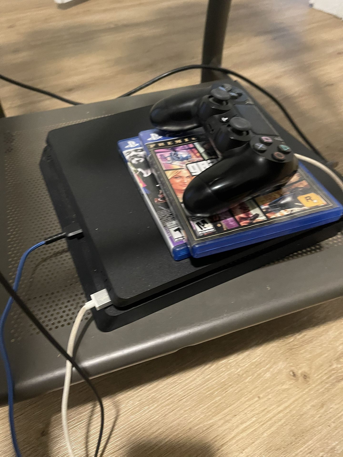 Ps4 With 4 Games
