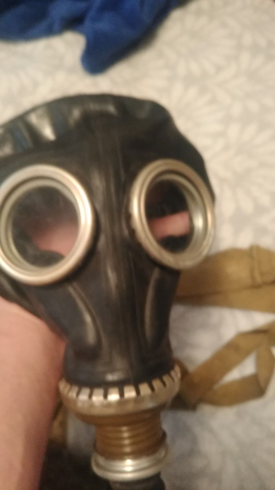 Antique gas mask w/unused canister full face