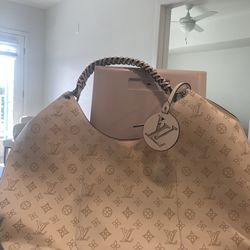 Louis Vuitton purse