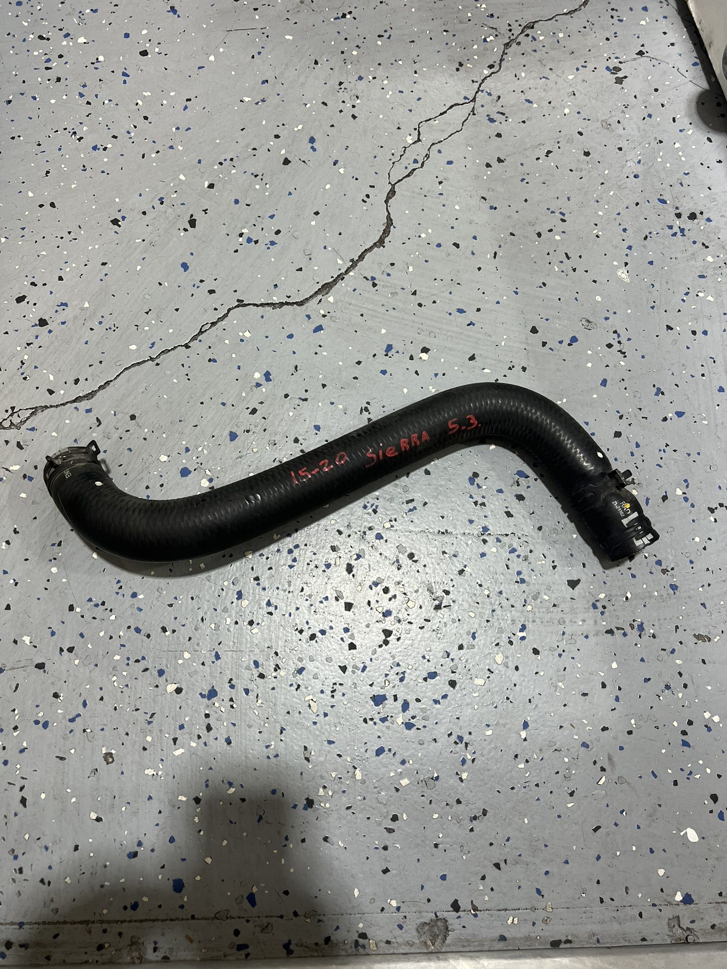 2015-2020 GMC YUKON RADIATOR COOLANT INLET UPPER HOSE TUBE PIPE (contact info removed)2 OEM