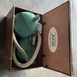Vintage1950 Universal Jet 99 Vacuum Cleaner