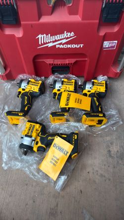 Dewalt atomic 1/2 compact wrench (cat no. DCF921) (NEW)