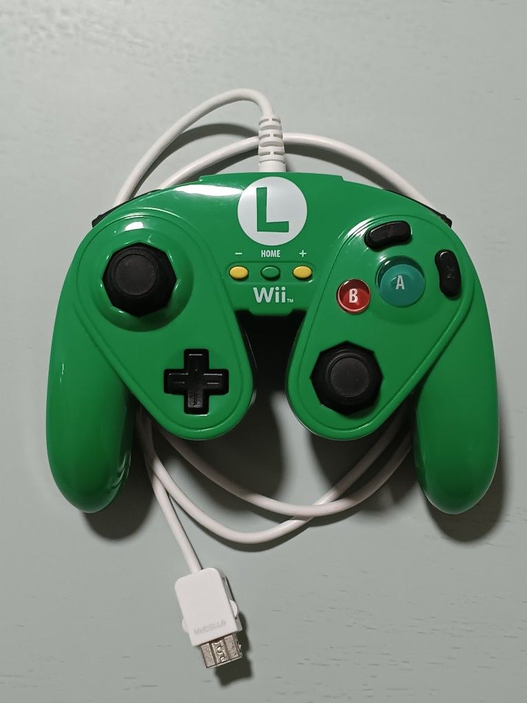 Nintendo Wii/Wii U Fight Pad Controller (Luigi)