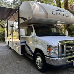 2019 Thor Motor Coach Chateau With Only 14k Miles 