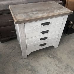 Vaughan-Bassett Bungalow Nightstand – Two‑Tone White + Light Brown