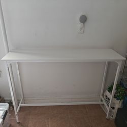 White kitchen/bar table