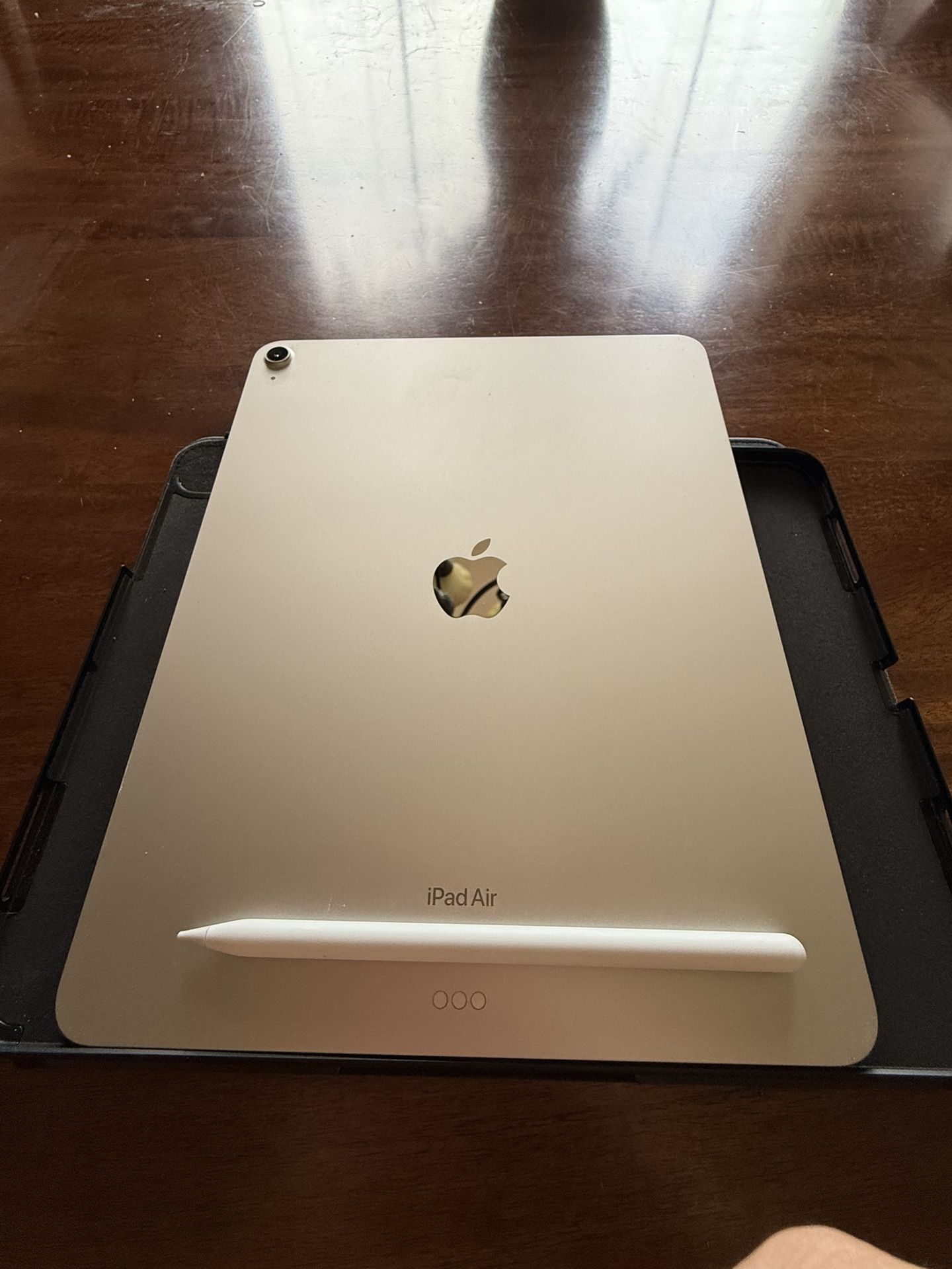 IPad Air 13 Inch with Apple pen