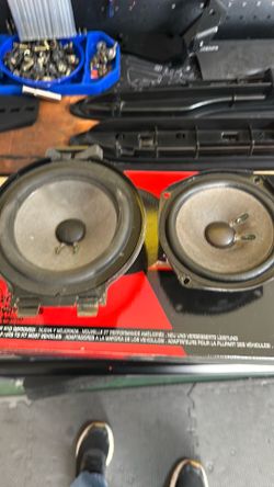 2003 suburban Bose speakers  4 speakers