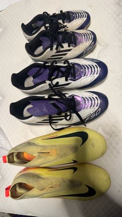 Kids soccer shoes