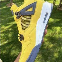 Air Jordan 4 Lighting 