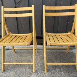2 Wooden Folding Chairs – Solid Wood