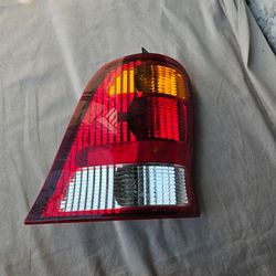 OEM Ford Left Rear Tail Light Assembly LH2 XF22-13B505-A/B Genuine OEM.