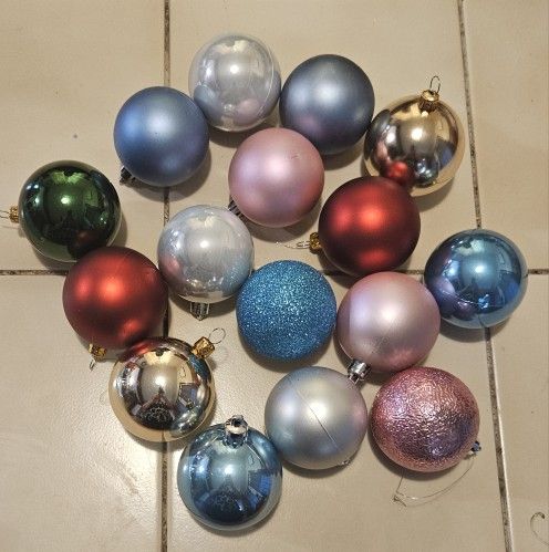 16 COUNT MULTICOLOR SHATTERPROOF CHRISTMAS TREE ORNAMENTS #1