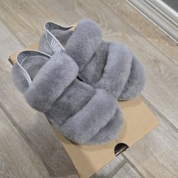 Ugg Fluffy Slippers 