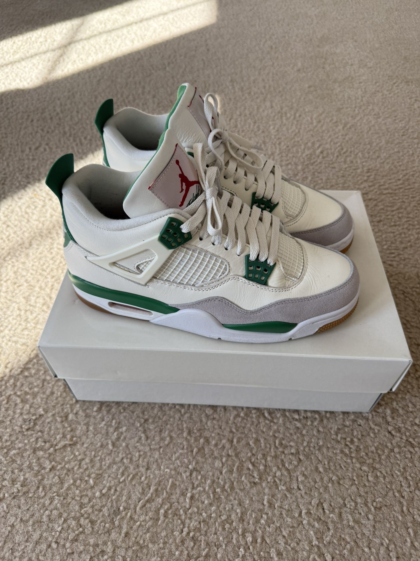 Jordan 4 Retro Pine Green Size 9.5