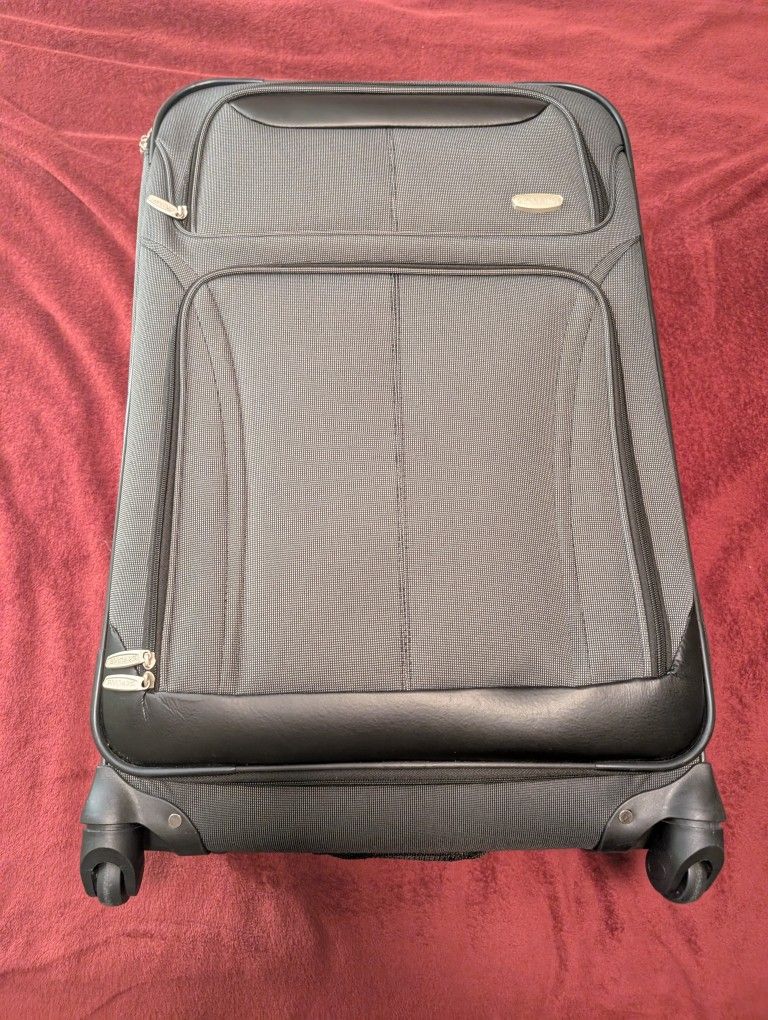 Skyline Gray Suitcase Brand New