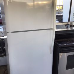 Kenmore Top- Freezer Refrigerator 