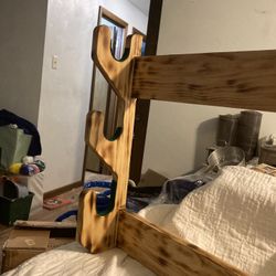 Display Rack With Sturdy Hangers