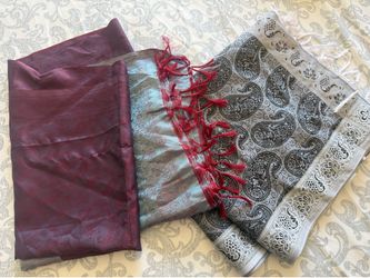 Set of 2 paisley scarves