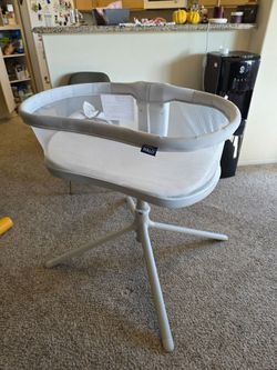 HALO Bassinest Baby Bassinet