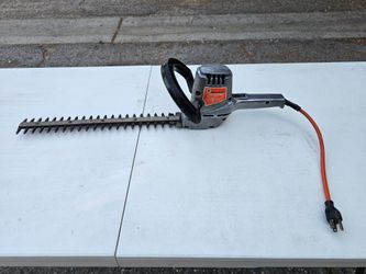 Vintage black & Decker steel double sided electric hedge trimmer ! 16" cutting blade! Runs well !