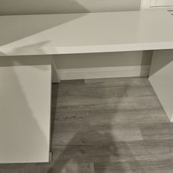 IKEA MALM desk