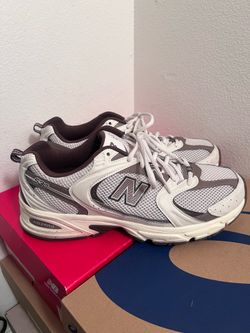 New Balance 530 Men’s 10.5 Women’s 12