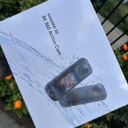 Insta360 X5 Essentials Bundle