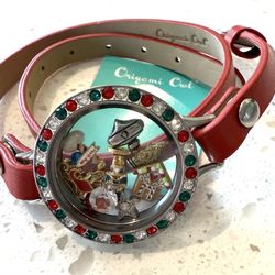 N NEW Origami Owl Christmas Holiday Red Leather Bracelet Rhinestone Santa Clause    10 floating charms Gift present 