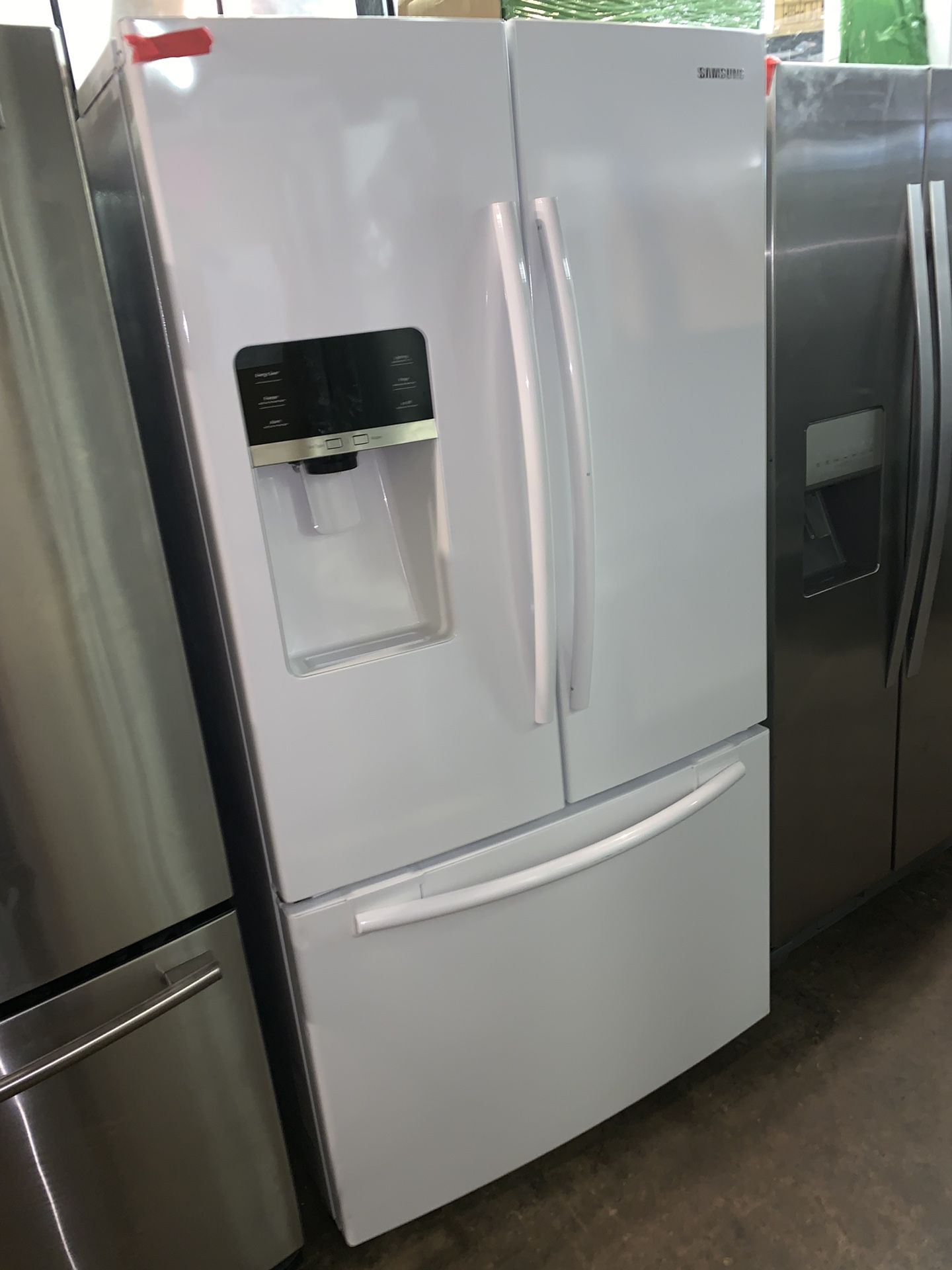 SAMSUNG 36in. French doors refrigerator in excellent conditions with 4 months warranty