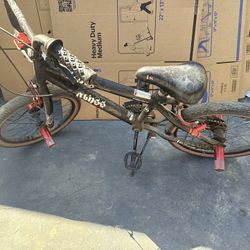 Boys  18” Kent Abyss Bike 