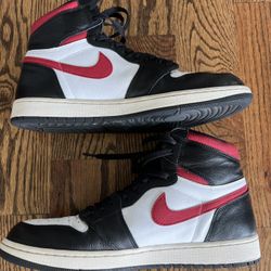 Nike Air Jordan 1 Retro High OG ‘Gym Red’ Size 13