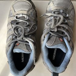 Keene Woman’s Hiking Shoes Size 6.5