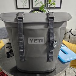 YETI Hopper M20 Cooler Backpack (Grey) + YETI Ice Sheet (Large)