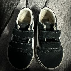 Toddle Vans Size 6 