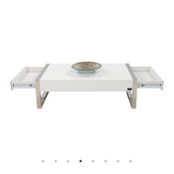 Modern Coffee Table (White And Metallic)